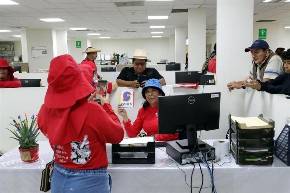 Los inconformes dieron de plazo dos horas para que las autoridades les den respuesta.