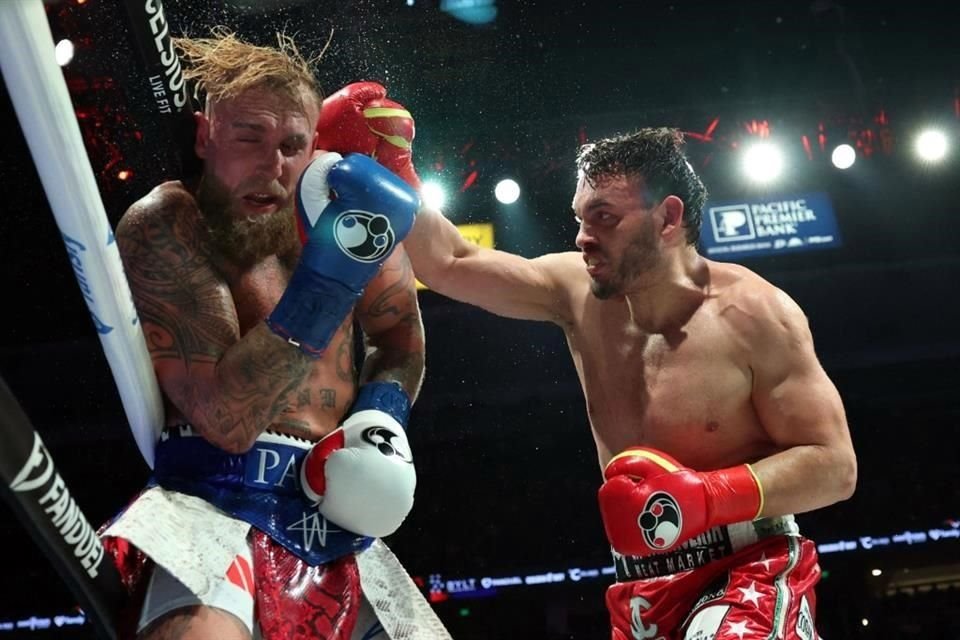 Julio César Chávez Jr. perdió el fin de semana pasado ante Jake Paul.