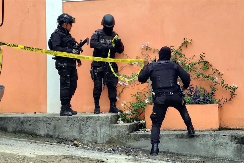 Sin que se efectuara ningún disparo, se detuvo a entre 12 y 15 personas.