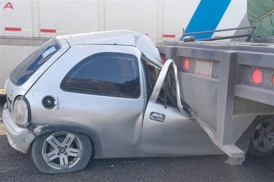 El accidente se reportó a las 6:30 horas en el kilómetro 50 de la mencionada vía federal, cerca del crucero del Anillo Periférico.