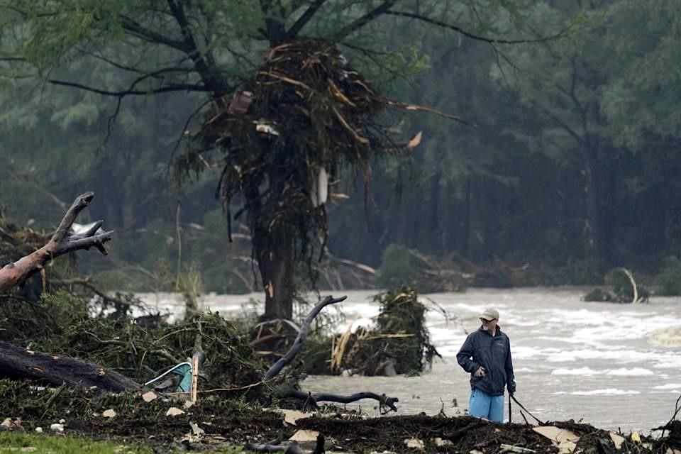 Las autoridades aún estaban trabajando para identificar a los fallecidos.