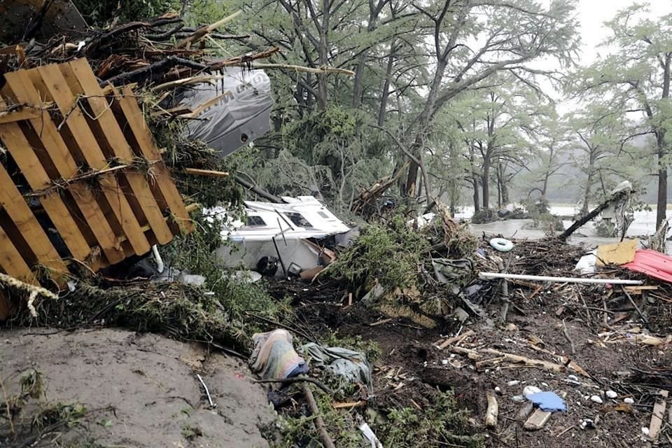 Las autoridades enfatizaron que la situación aún estaba en desarrollo y que el número de muertos podría cambiar.