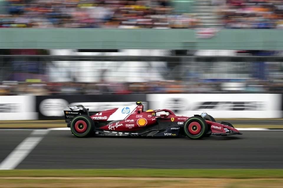 Lewis Hamilton intentó superar al Hülkenber, pero simplemente no pudo y el británico se tuvo que conformar con el cuarto puesto.