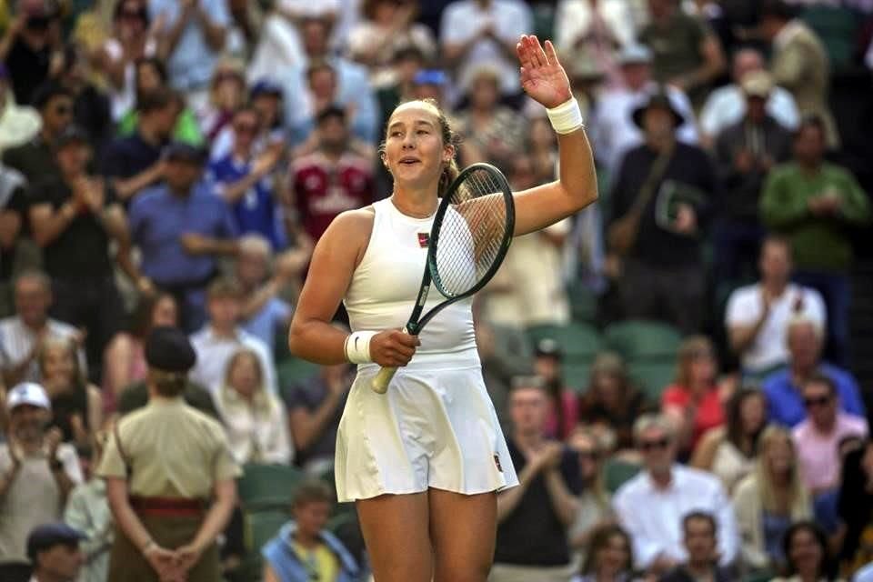 Mirra Andreeva se convirtió en la jugadora más joven en avanzar a los Cuartos de Final de Wimbledon desde que Maria Sharapova lo hizo en 2005.