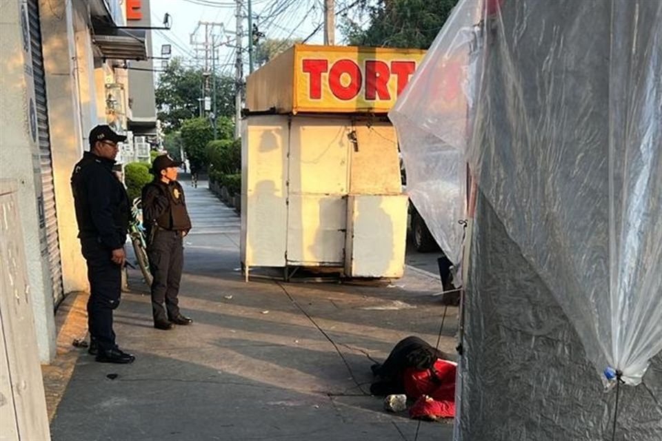 Un hombre fue atacado a golpes durante una riña con dos sujetos más, en la Colonia Ex Hipódromo de Peralvillo, en la Alcaldía Cuauhtémoc. 