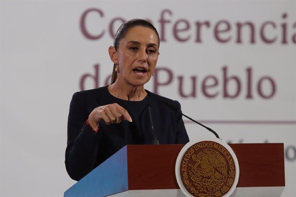 Presidenta Sheinbaum dijo que se actuará contra funcionarios si están implicados en huachicol y no se protegerá a nadie, 'hasta donde tope'.