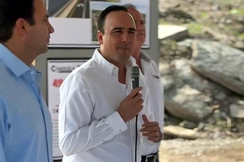 El Gobernador Manolo Jiménez habló sobre el decomiso de 15 millones de litros de hidrocarburos en Coahuila al acudir a supervisar la ampliación de tramo en carretera Saltillo-Zacatecas.
