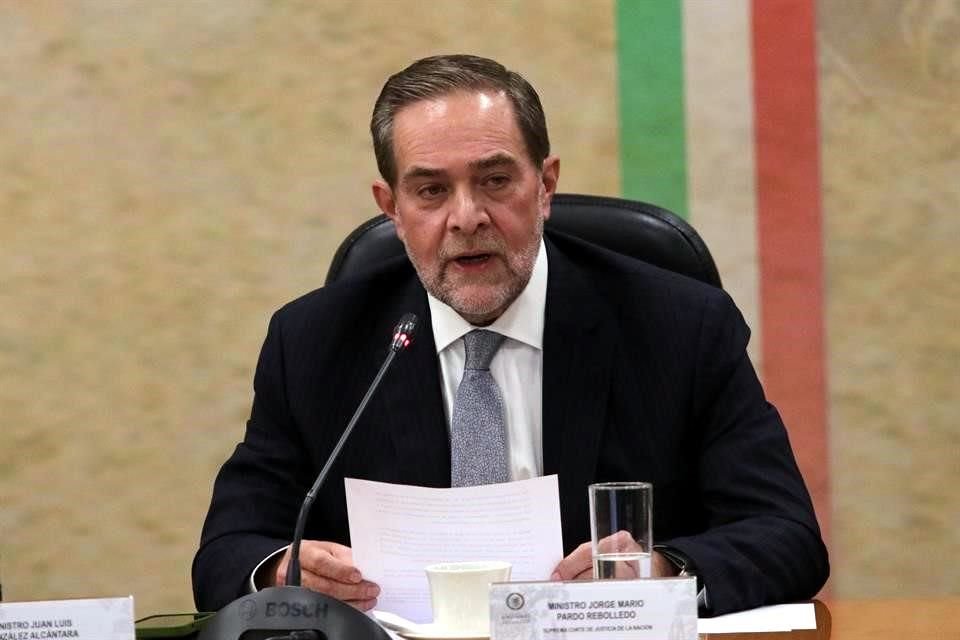 El Ministro Jorge Pardo plantea que debe prevalecer el derecho que tienen los menores a recibir alimentos, sobre la imposibilidad de embargar subcuentas de retiro.
