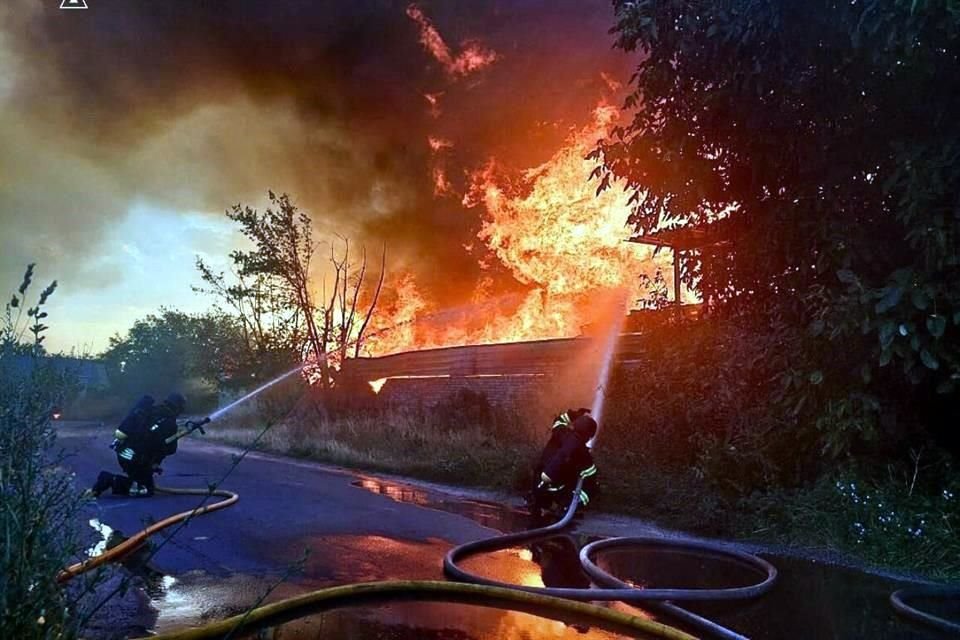 Rusia lanzó 728 drones y 13 misiles contra Ucrania, su mayor ataque desde inicio de la guerra y luego de que Trump dijo enviaría más armas.