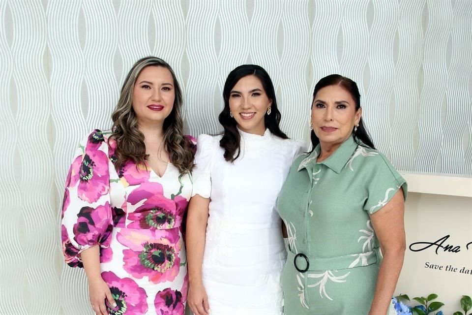 Gabriela Leal Flores, Ana Victoria Leal Flores y María José Flores Gauna