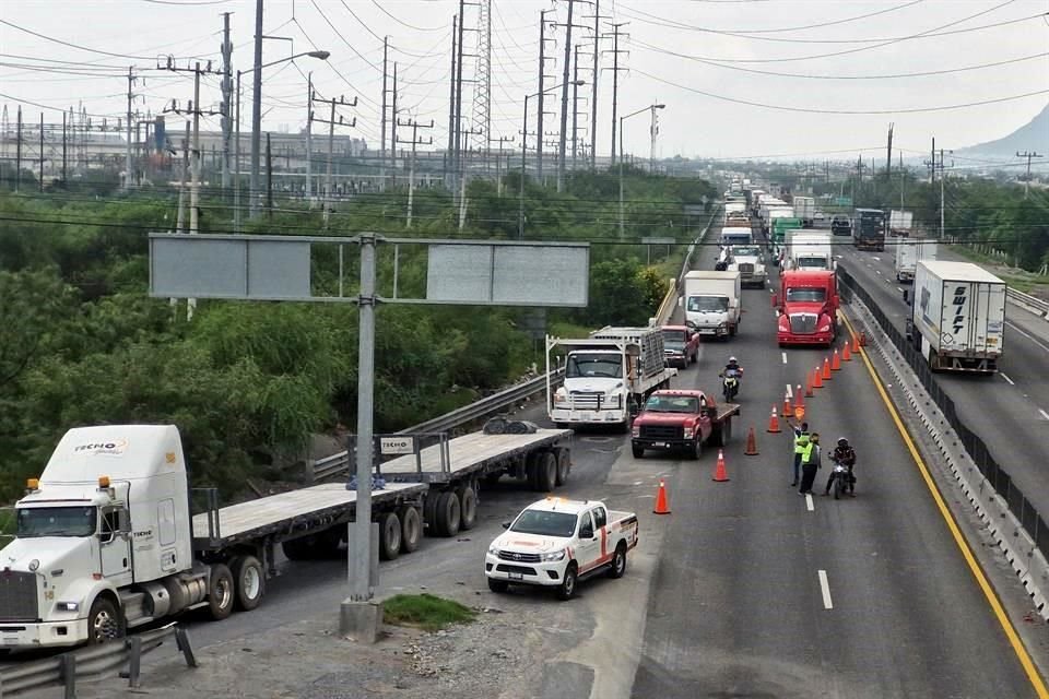  El fatal accidente provocó un colapso de la vialidad en el Libramiento Noroeste.