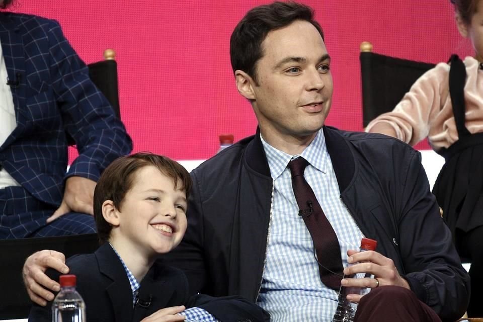 Iain Armitage, protagonista de Young Sheldon con Jim Parsons