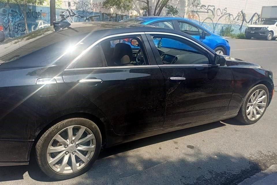 Por medio de las cámaras del C4 Municipal, los oficiales detectaron el auto Cadillac, modelo 2018, con placas de Tamaulipas e iniciaron el seguimiento del vehículo.