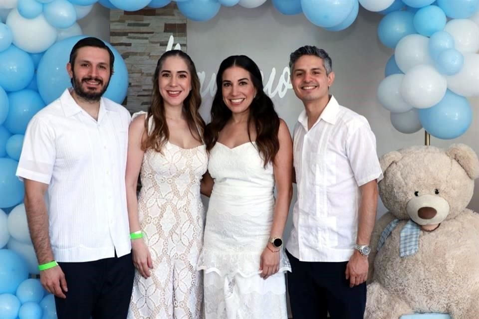 Marcial Cavazos, Caty Lugo de Cavazos, Celina Lugo y Emiliano Cavazos