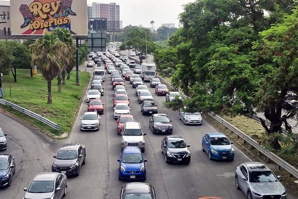 En un recorrido realizado esta mañana, se constató que la medida no ha sido suficiente para reducir los 'atorones' viales.