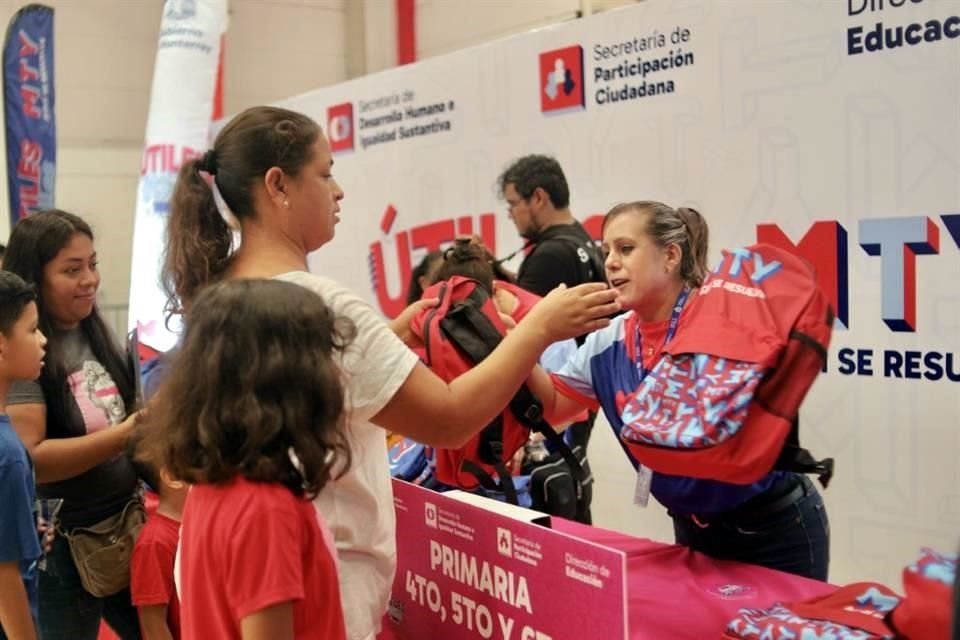 El Municipio estima entregar 80 mil paquetes de útiles escolares.