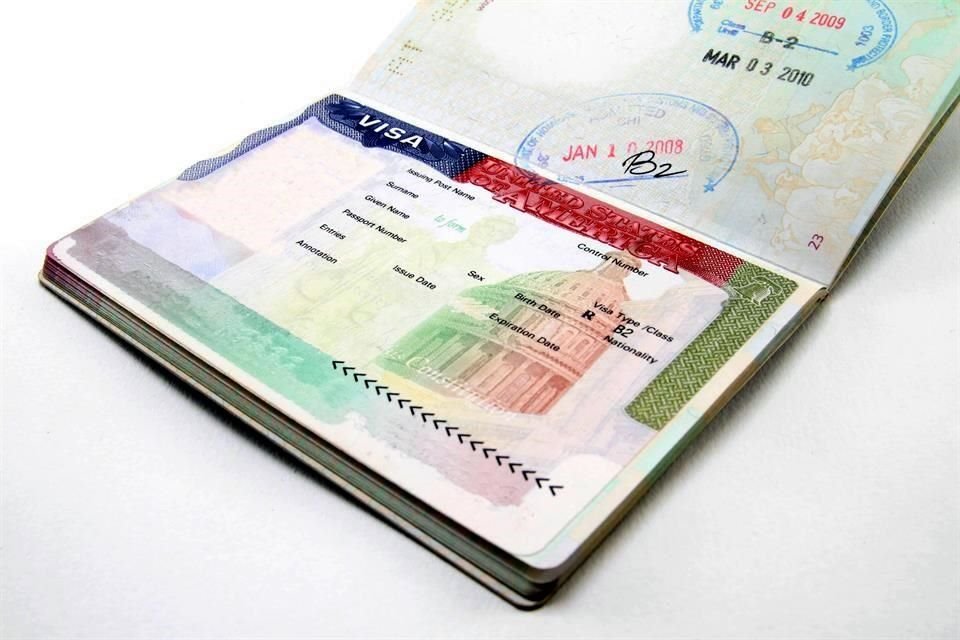 Debido a la promulgación del masivo plan fiscal del Presidente Donald Trump, los solicitantes de visas no-inmigrantes para Estados Unidos, deberán de pagar una cuota adicional de al menos 250 dólares.