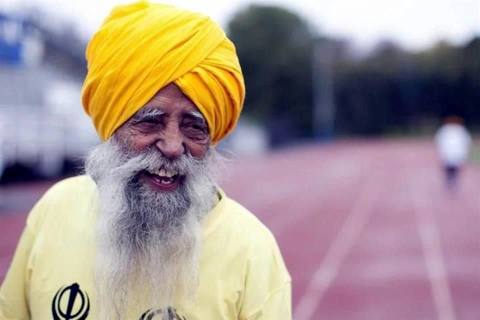 Fauja Singh, conocido como el maratonista más longevo del mundo, murió atropellado a los 114 años.