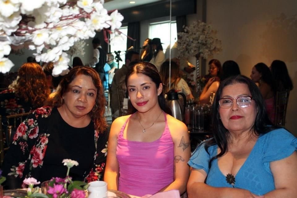 Socorro Torres, Bárbara Domínguez y Silvia Velázquez