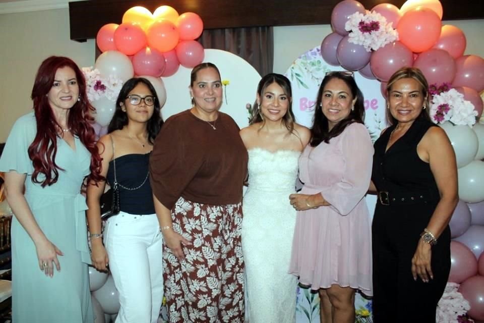 Alejandra Moreno, Rebeca Garza, Lizbeth Sosa, Nathaly Elizondo Torres, Natalia Torres Cruz y Margarita Rodríguez