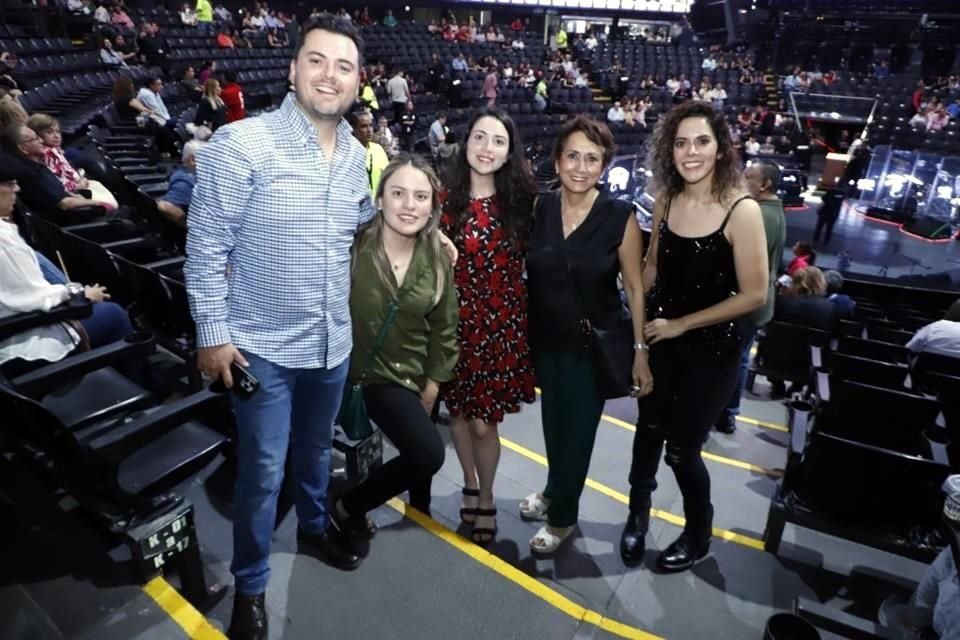 Marcelo Gutiérrez, Cecilia Ramos, Patricia Gutiérrez, Gabrtiela Orozco y Gabriela Gutiérrez