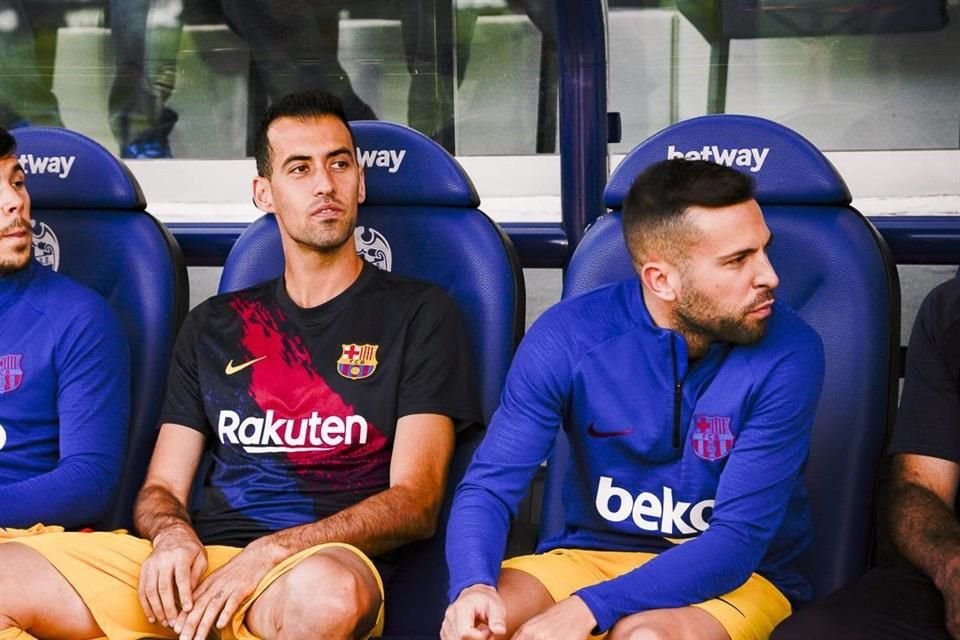 Busquets y Alba tuvieron que bajar su salario.