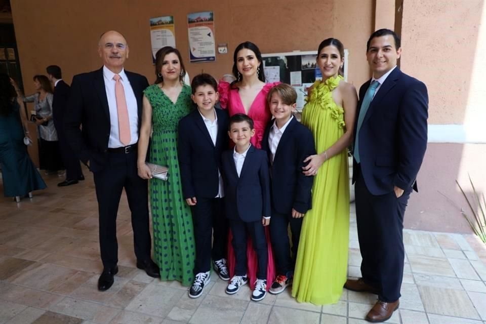 Carlos Villarreal, Adriana de Villarreal, Adriana Villarreal, Andrés Vázquez Villarreal, Diego Vázquez Villarreal, Ricardo Vázquez Villarreal, Caty Villarreal y Santiago Espino