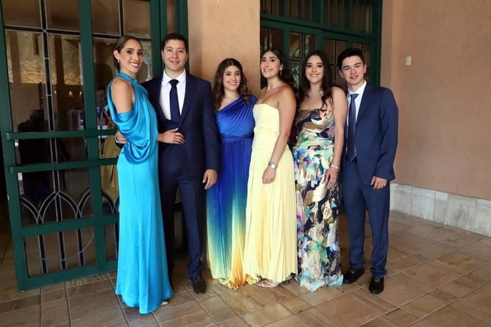 Alejandra Aldama, Francisco Mendoza, Alfonsina Aldama, Alondra Aldama, Ana Liliana Aldama y Alfredo González