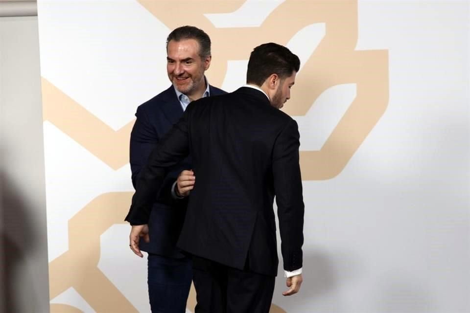 Adrián de la Garza junto a Samuel García.