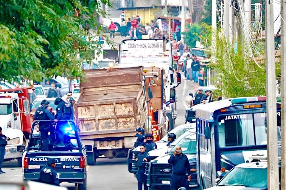 Autoridades realizaron operativo contra LFM en Edomex, y narco respondió con bloqueos en municipios, entre ellos Valle de Bravo e Ixtapan.