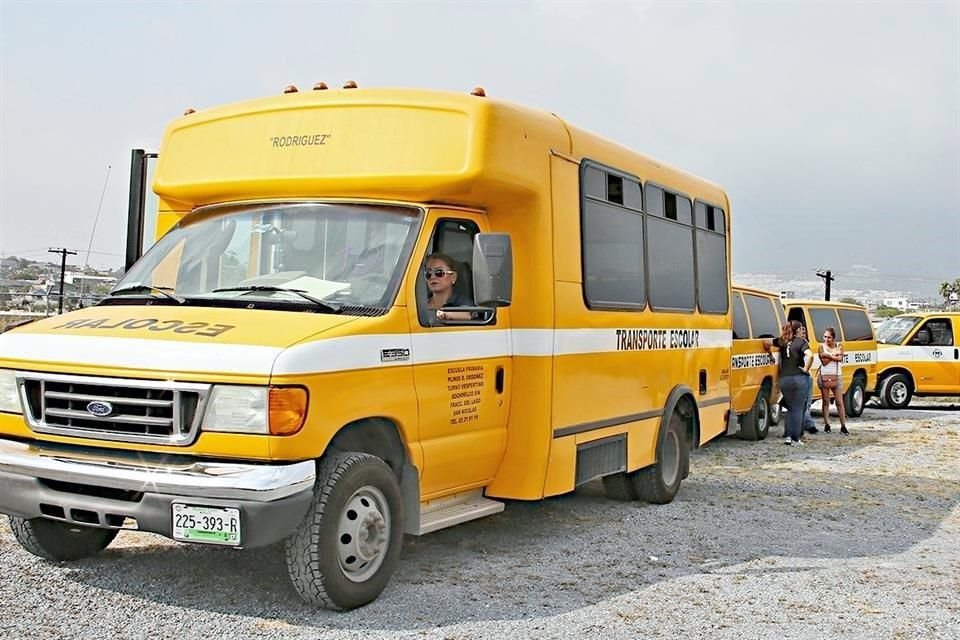 Voceros de la Unión Neoleonesa de Padres de Familia y de la Federación de Escuelas Particulares cuestionaron el proyecto planteado por la Secretaría de Movilidad ante el Congreso local.