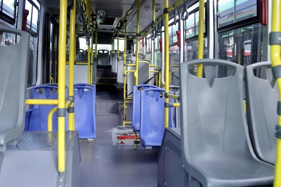 El Estado realizó la entrega de 40 camiones a la Ruta 203.