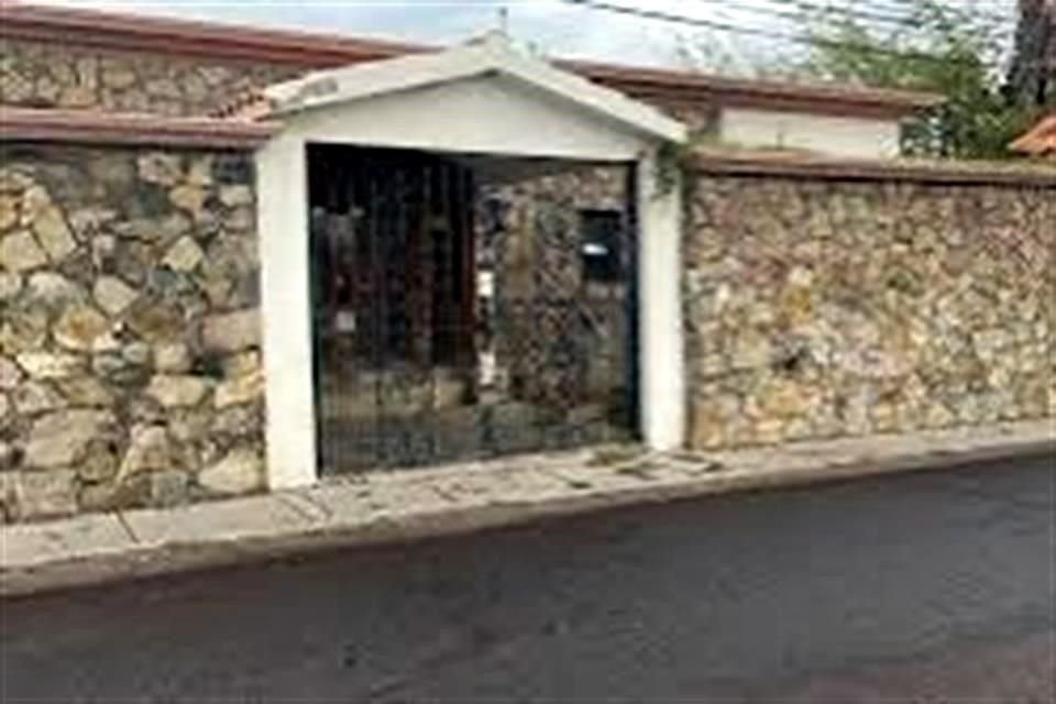 Por orden de un juez federal, una casa del exgobernador de Chihuahua, César Duarte Jáquez, debe ser devuelta de forma inmediata a sus hijos, de acuerdo con su defensa.