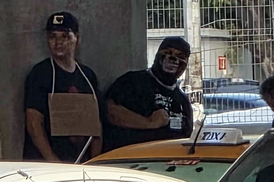 Según la corporación, recibieron un reporte de dos hombres que estaban encapuchados.