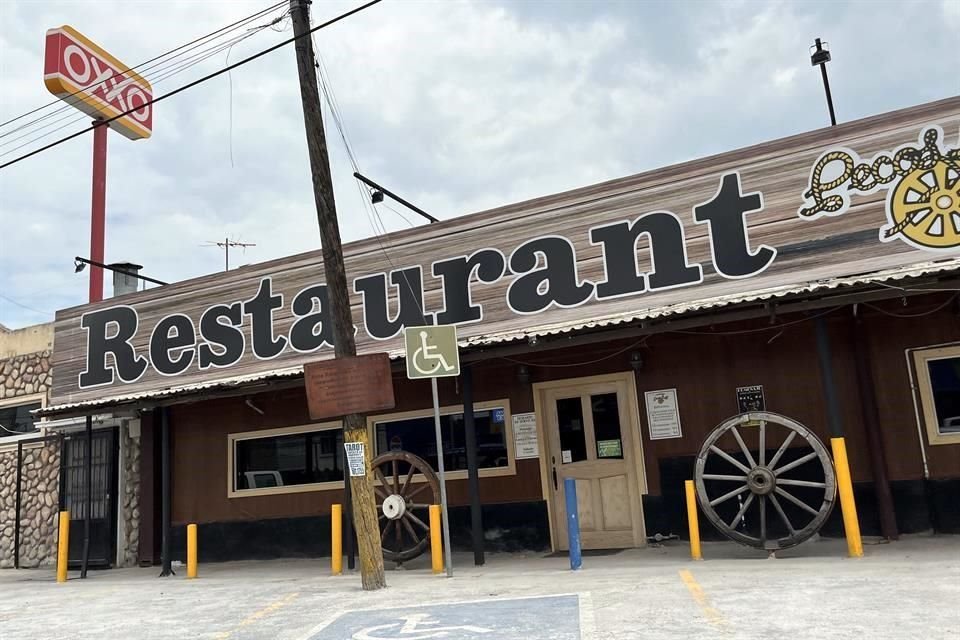La falta de clientes ha afectado a tiendas y restaurantes en la zona de las obras. 