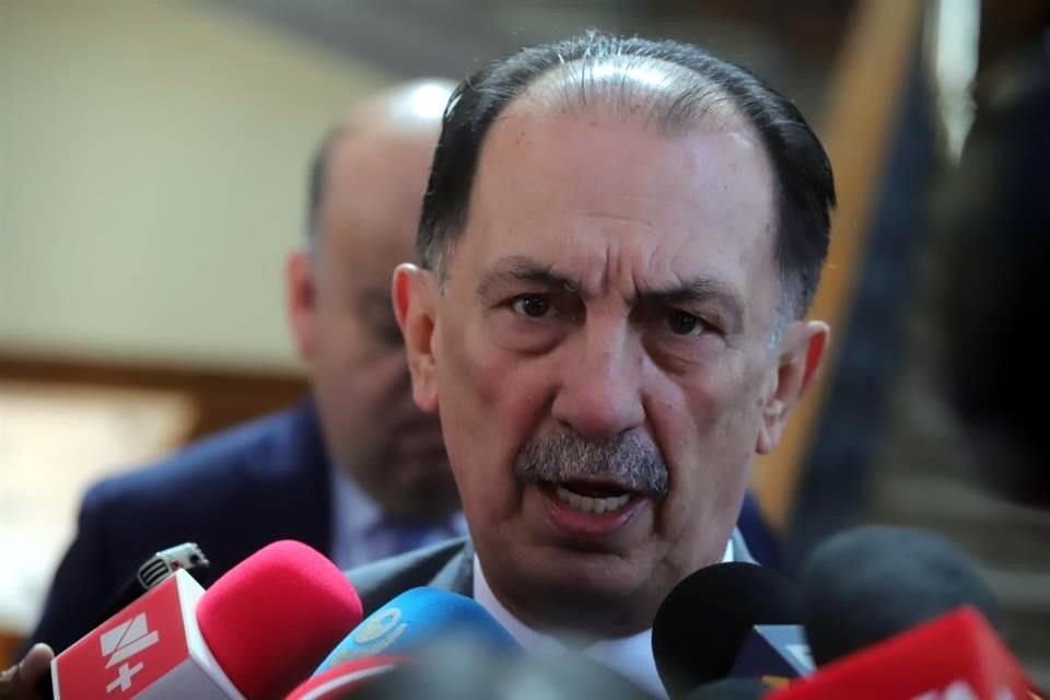 Javier Flores, Fiscal General.