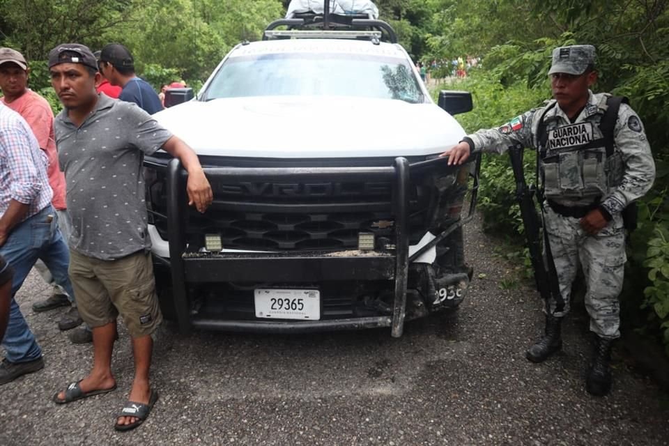 Pobladores de Juan R. Escudero, en Guerrero, retuvieron a 40 elementos del Ejército y la GN, a quienes señalaron por abuso de autoridad.