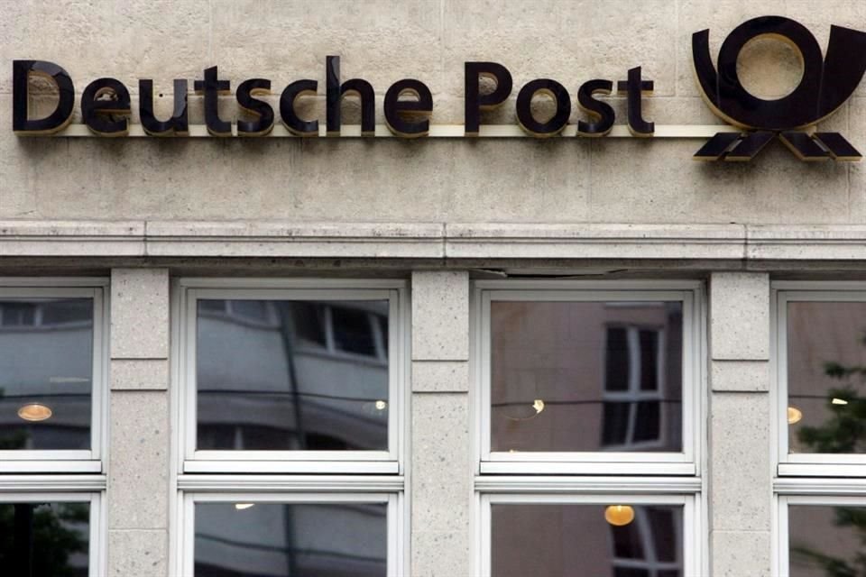 El servicio postal de Alemania también suspendió los envíos de pequeños paquetes a EU.