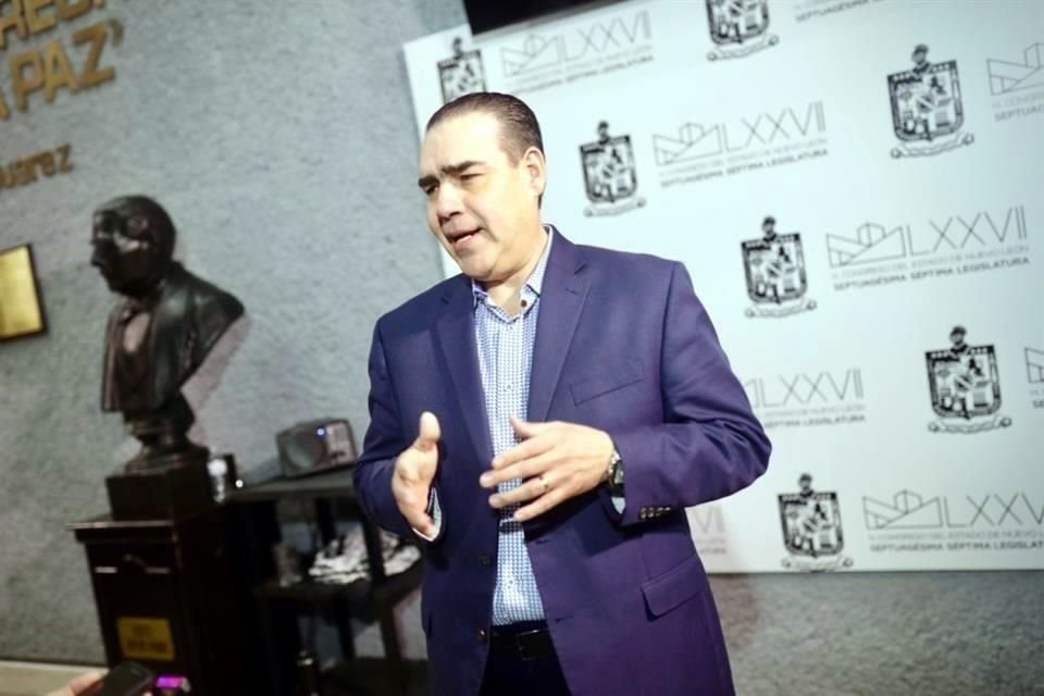 El coordinador de la bancada del PRI, Heriberto Treviño.