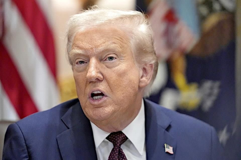 Апелляционный суд США вынес решение против пошлин, введенных Трампом на продукцию из нескольких стран, оставив их будущее в руках Верховного суда.