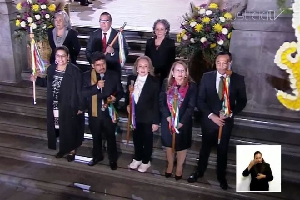 El presidente de la Corte, Hugo Aguilar, dio un mensaje en las escalinatas de la Corte.