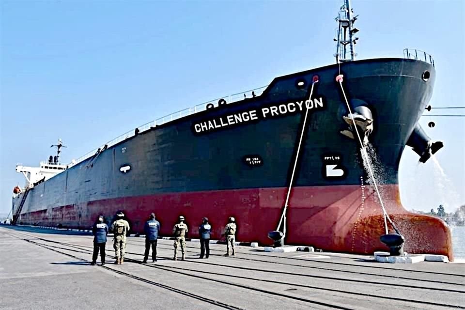 En Marzo, la Semar decomisó  10 millones de litros de diésel que eran transportados en el buque Challengge Procyon, en Altamira, zona donde operaban los hermanos Farías.