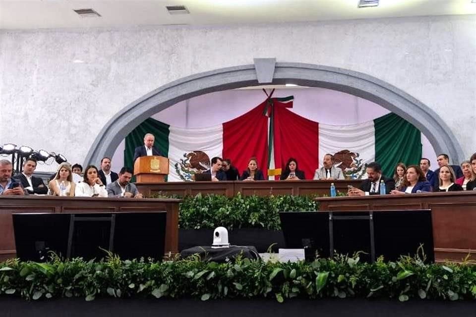 Los Diputados locales sesionaron ayer en Agualeguas, para conmemorar el 350 aniversario del municipio, y lanzaron las advertencias al Gobernador. 