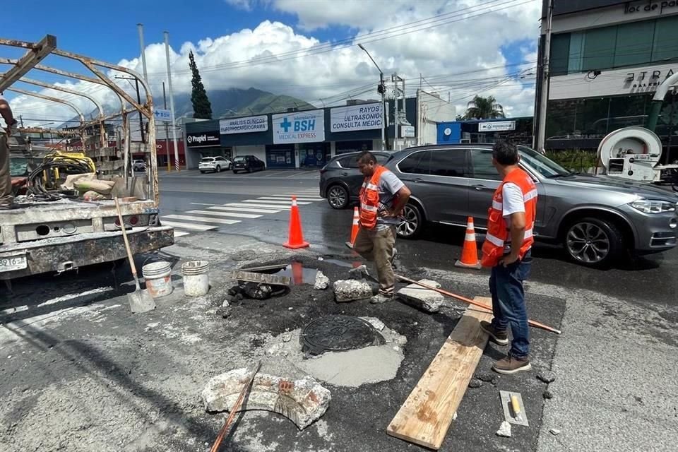 Trabajadores de San Pedro y AyD limpiaron ayer el ducto y detectaron material rocoso.