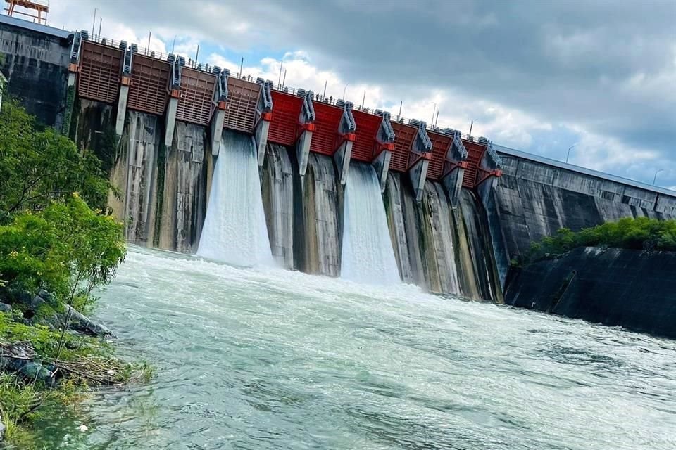 La Presa La Boca registró ayer por la mañana un almacenamiento de 106.37 por ciento.