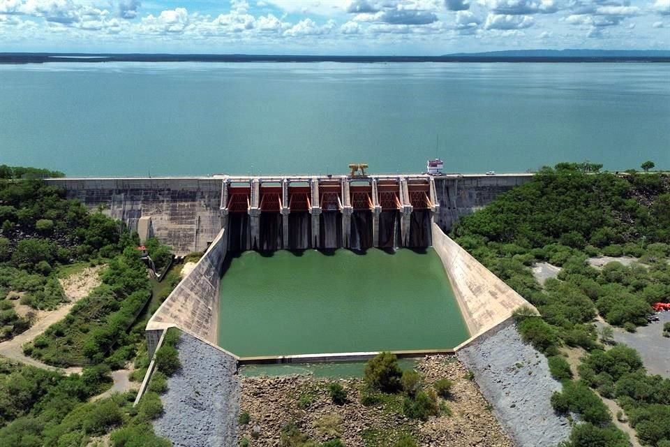 El Gobernador Samuel García descartó transferir agua de El Cuchillo para abono a la deuda hídrica.