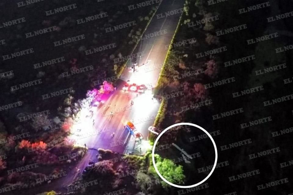 La avioneta quedó sobre el lecho del Río Pesquería, justamente a un costado de la pista.