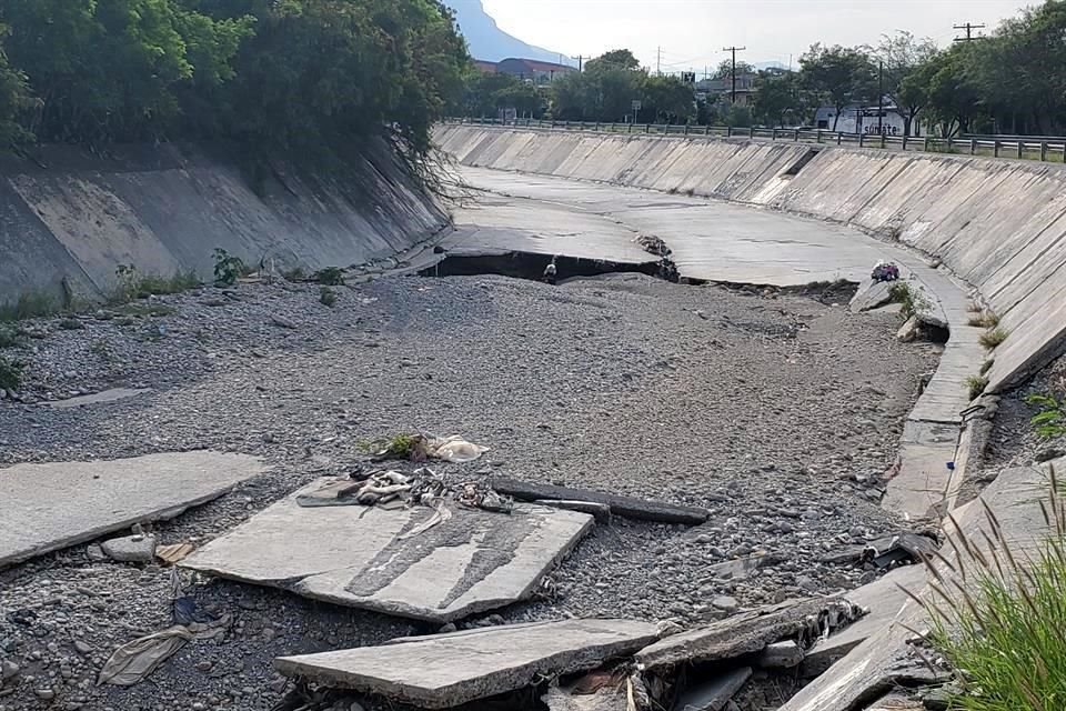  Con las lluvias de la tormenta Alberto, el concreto del Arroyo El Obispo se levantó en un tramo de casi tres kilómetros.