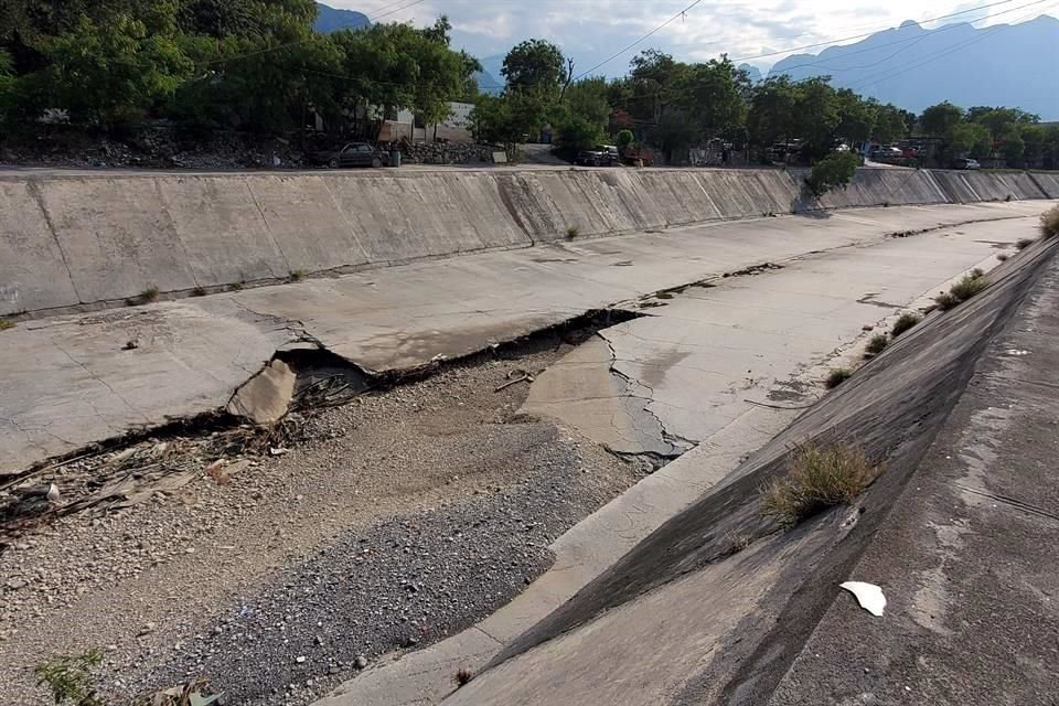  Con las lluvias de la tormenta Alberto, el concreto del Arroyo El Obispo se levantó en un tramo de casi tres kilómetros.