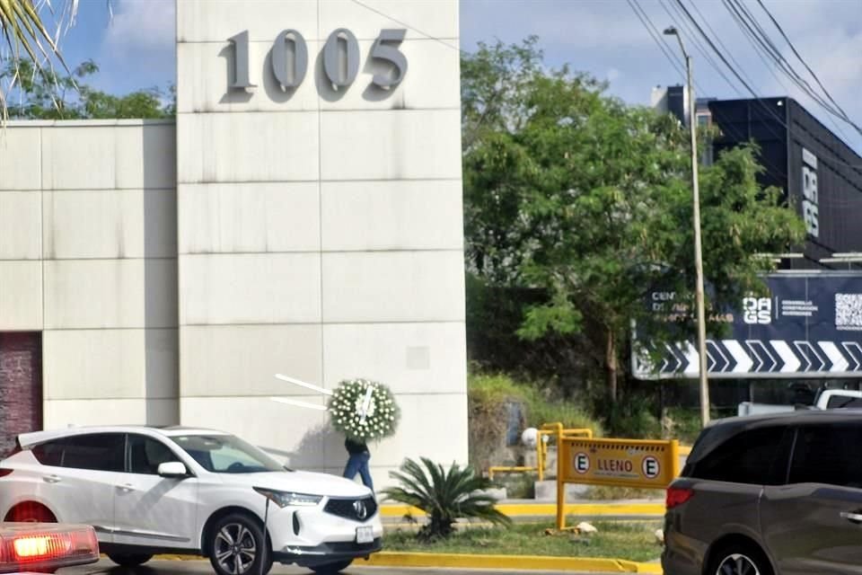 La presentadora de TV, Débora Estrella, fue velada ayer en las Capillas Gayosso Marianas, en el sector Valle Oriente.